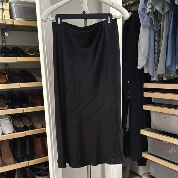 ✨Quince✨Black 100% Washable Silk Skirt - Picture 2 of 4